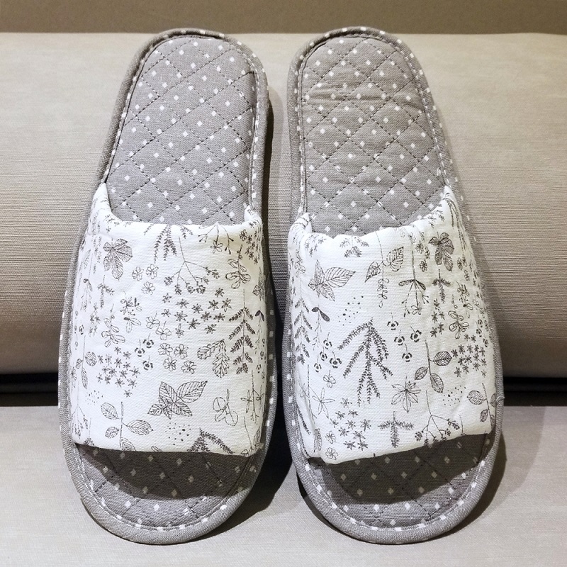 Quilted Dots and Flowers Slides